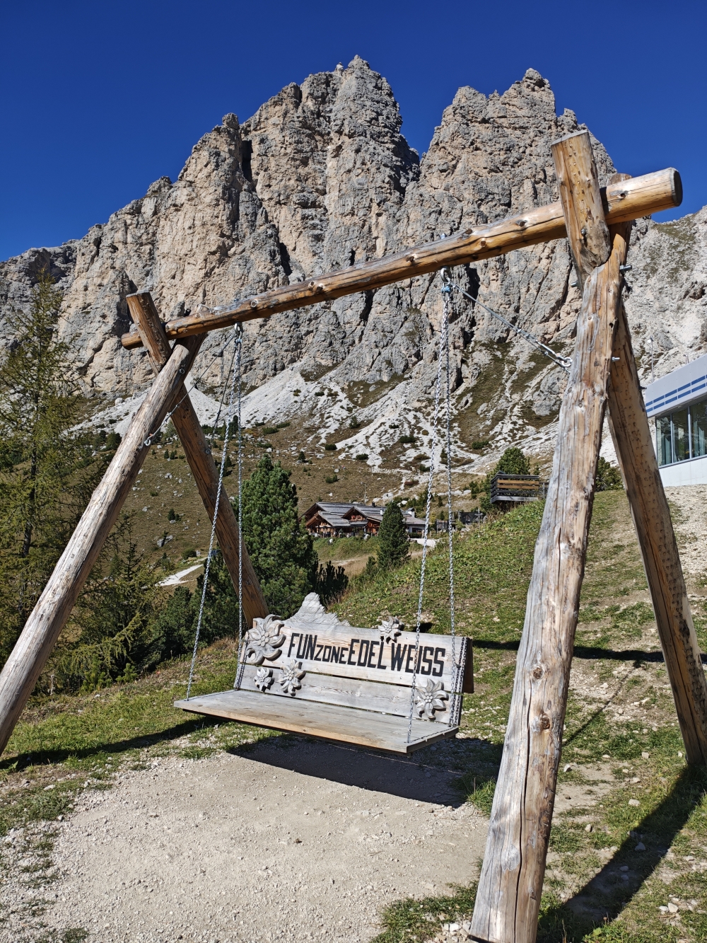Wanderung Sass da Ciampac: Wanderung Sass da Ciampac: Jimmyhütte unter der Große Cirspitze  (Jimmihütte)