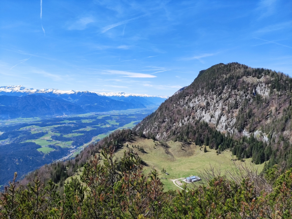 Blick über das Höhlensteinhaus zum Köglhörndl (Jochkopf)