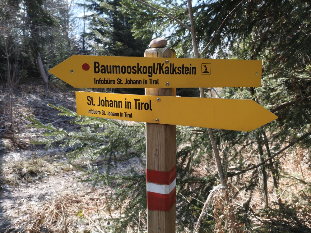 Wanderung Kalkstein: Wegweiser 
