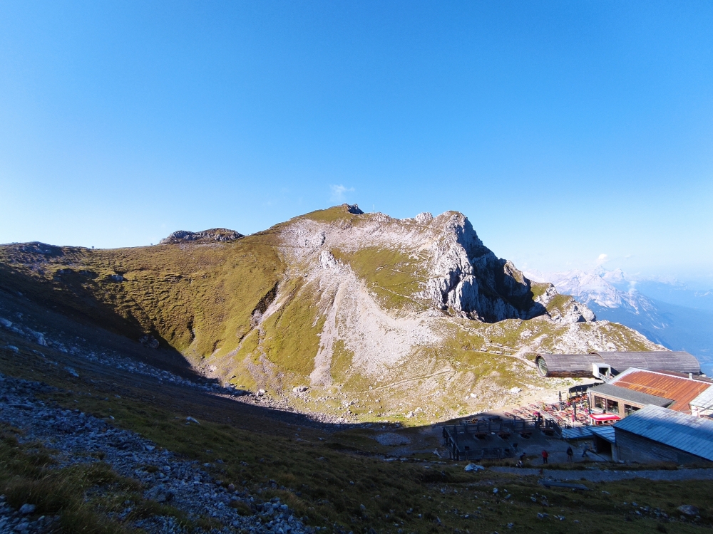 Berggaststätte Karwendelbahn -> Nördliche Linderspitze: Auf dem Passamani Rundweg einmal um die mittlere Karwendelgrube