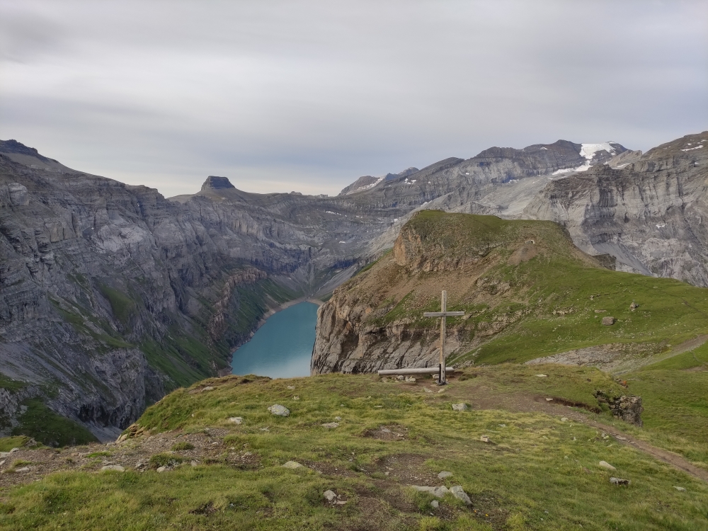Muttenchopf -> Muttseehütte: Über das Kreuz zum Muttenchopf über dem Limmernsee