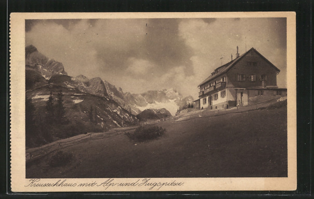 Kreuzeckhaus mit Alpspitze und Zugspitze