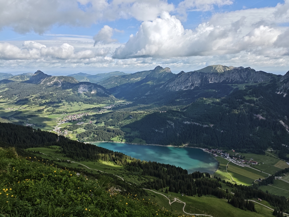 Wanderung Litnisschrofen: Wanderung Litnisschrofen: Blick auf den Haldensee (Krinnenspitze)