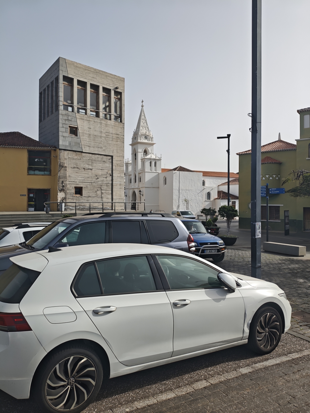 Los Silos: Parkplatz unweit der Kirche