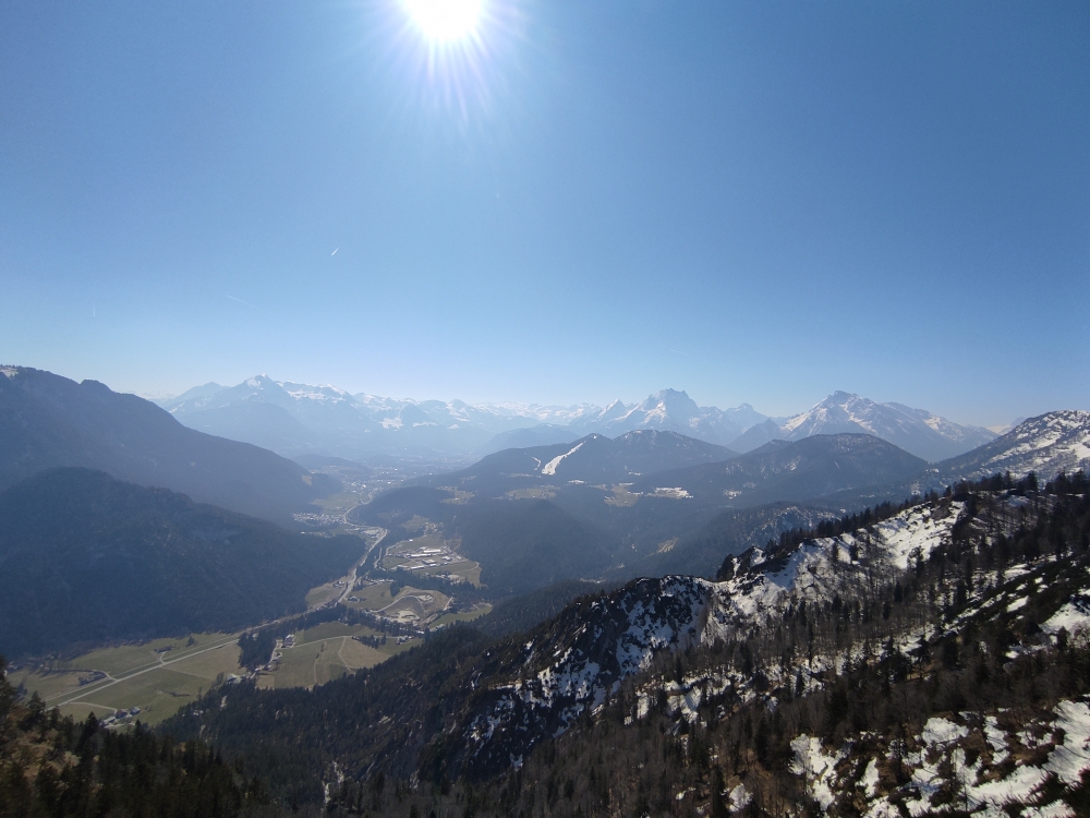 Panoramablick nach Süden mit Hoher Göll, Watzmann-Mittelspitze und Hochkalter (von links nach rechts) (Mittlerer Rotofen)
