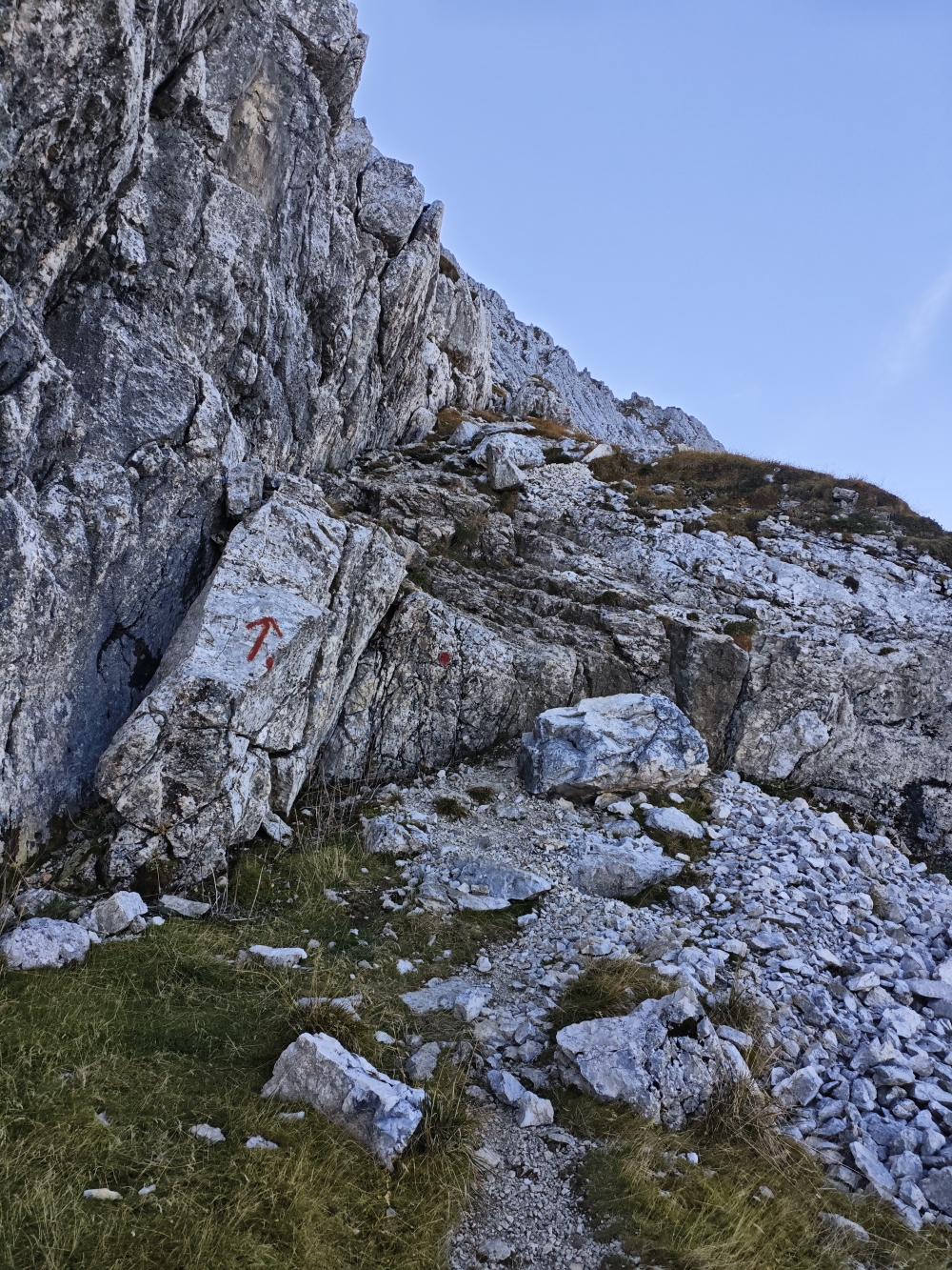 Wanderung Obere Wettersteinspitze: Ab dem Gamsanger wird es kraxelig 