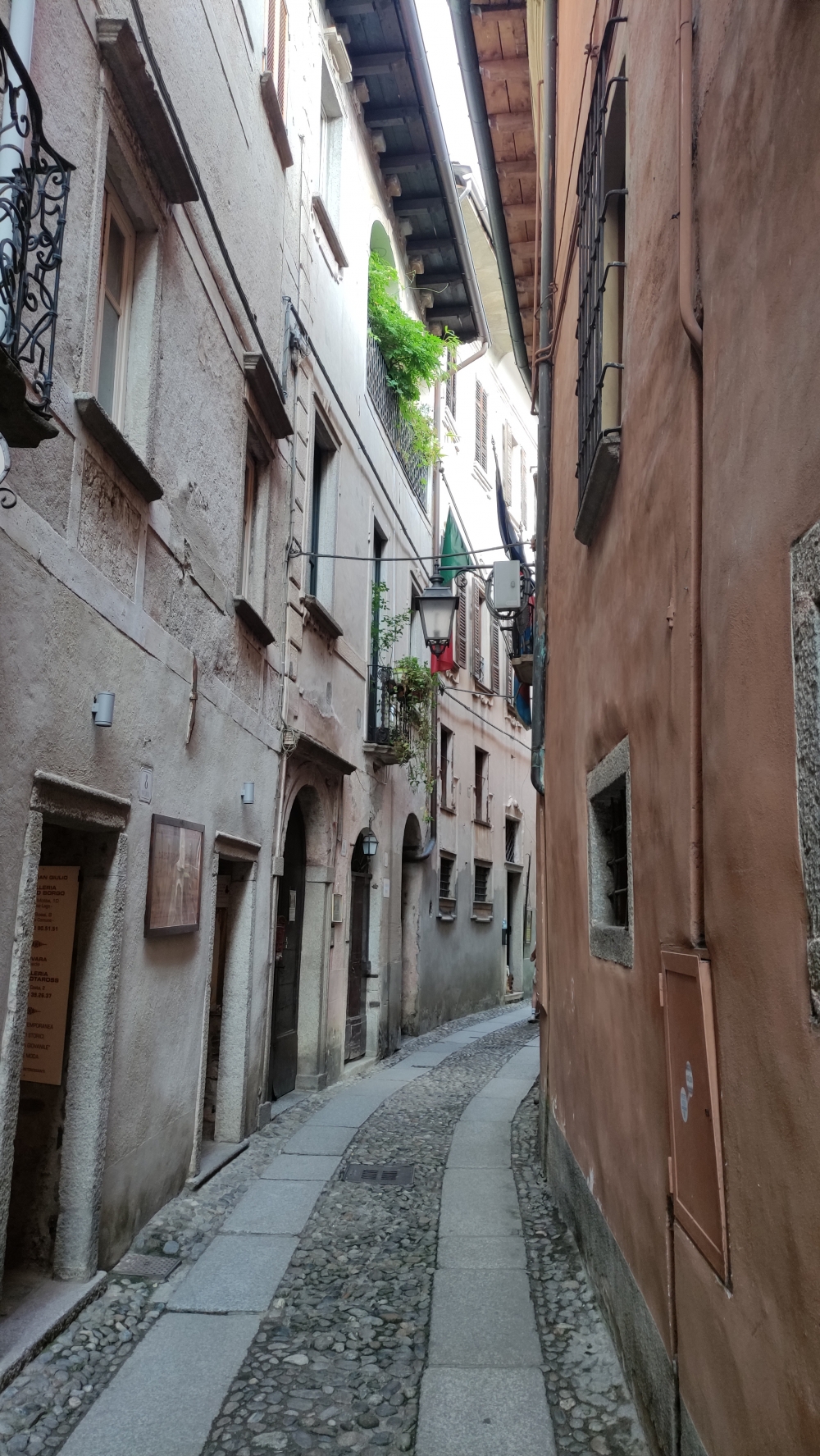 Wanderung Orta San Giulio: Durch die Gässchen