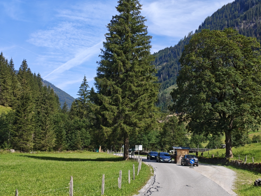 Wanderung Zinkwand: Wanderung Zinkwand: Mautstelle mit dem letzten kostenlosem Parkplatz 