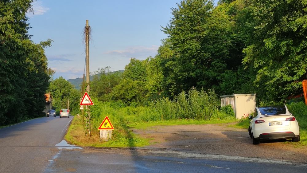 Wanderung Castello di Buccione: Wanderung Castello di Buccione: Wanderparkplatz (Parkplatz Torre di Buccione)