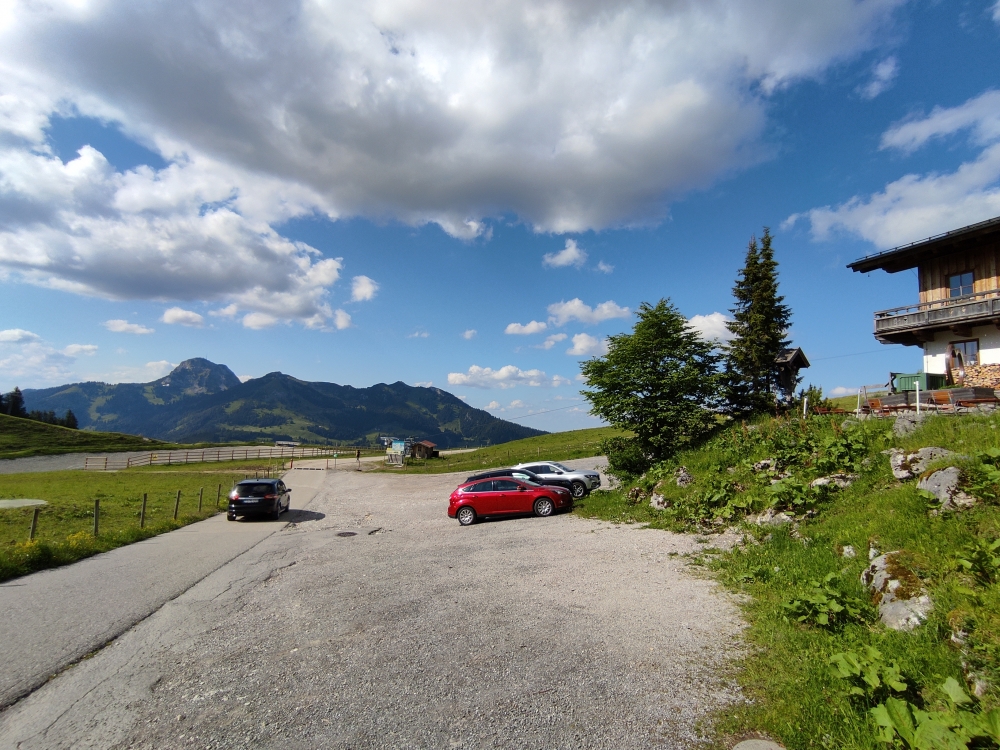 Parkplatz Oberes Sudelfeld -> Kitzlahnerkopf: Einer der höchstgelegenen oberbayrischen Parkplätze (mit Wendelstein-Blick)