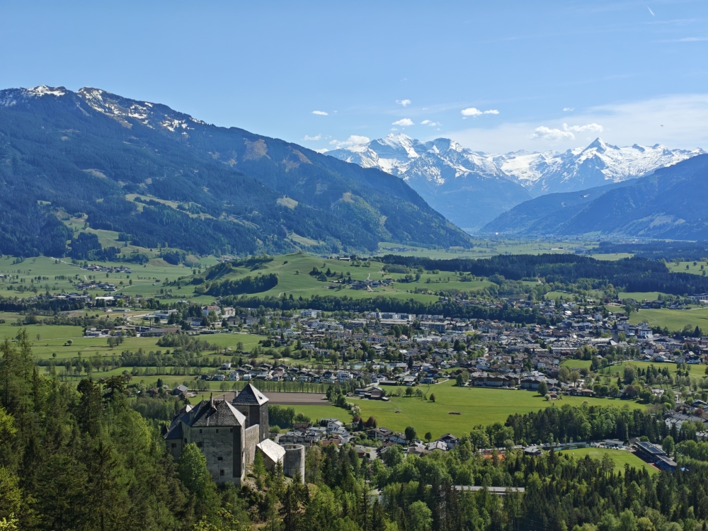 Klettersteig Persailhorn: Blick auf Schloss Lichtenberg