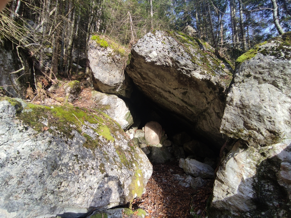 Herrgottstein -> Pletzachalm: Vorbei an der St. Leonhard Grotte