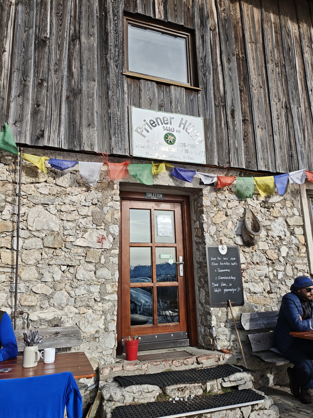 Rodeln Priener Hütte: Rodeln Priener Hütte: Eingang (Priener Hütte)