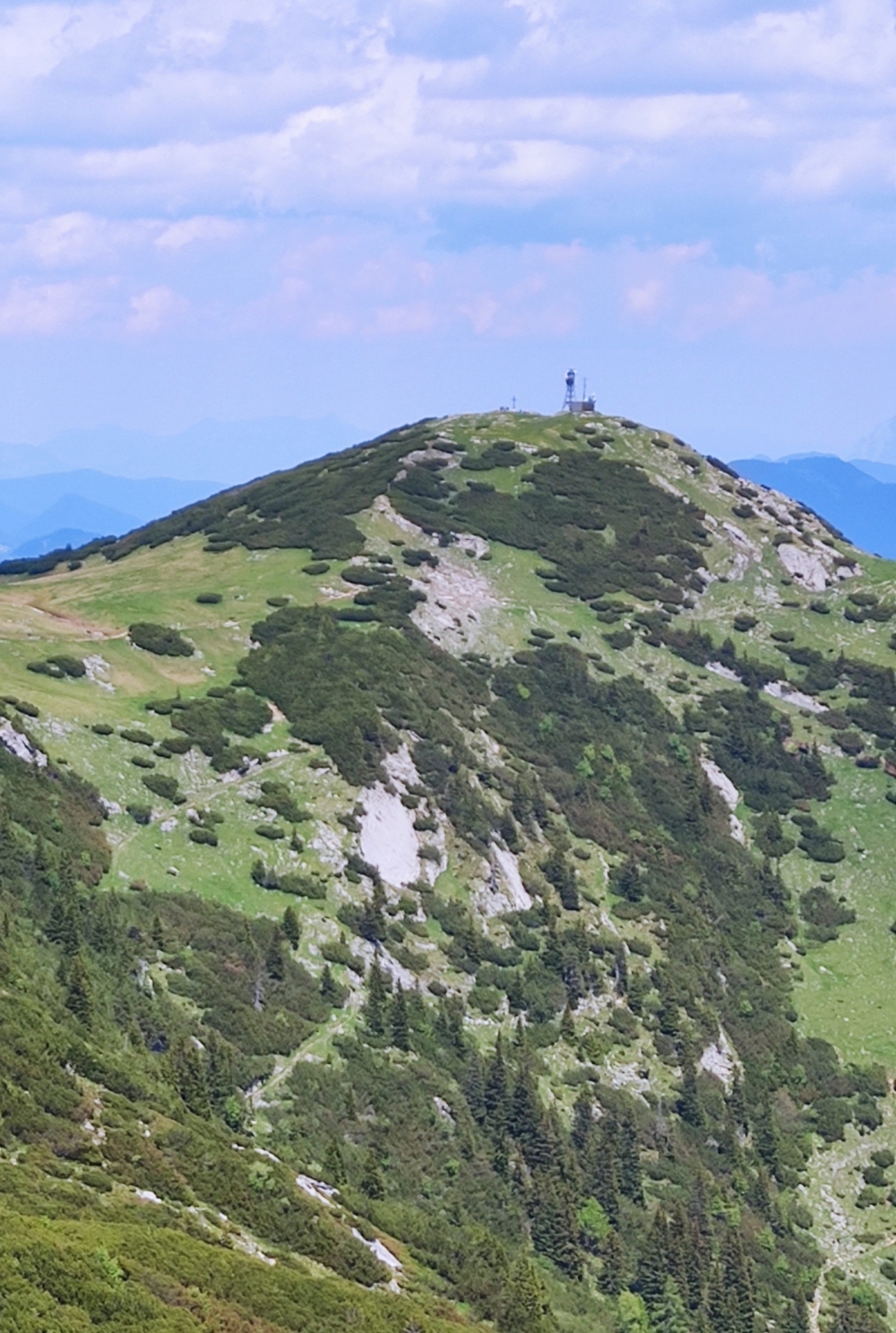 Wanderung Roßkogel: Weg vom Gipfel zur Höhle