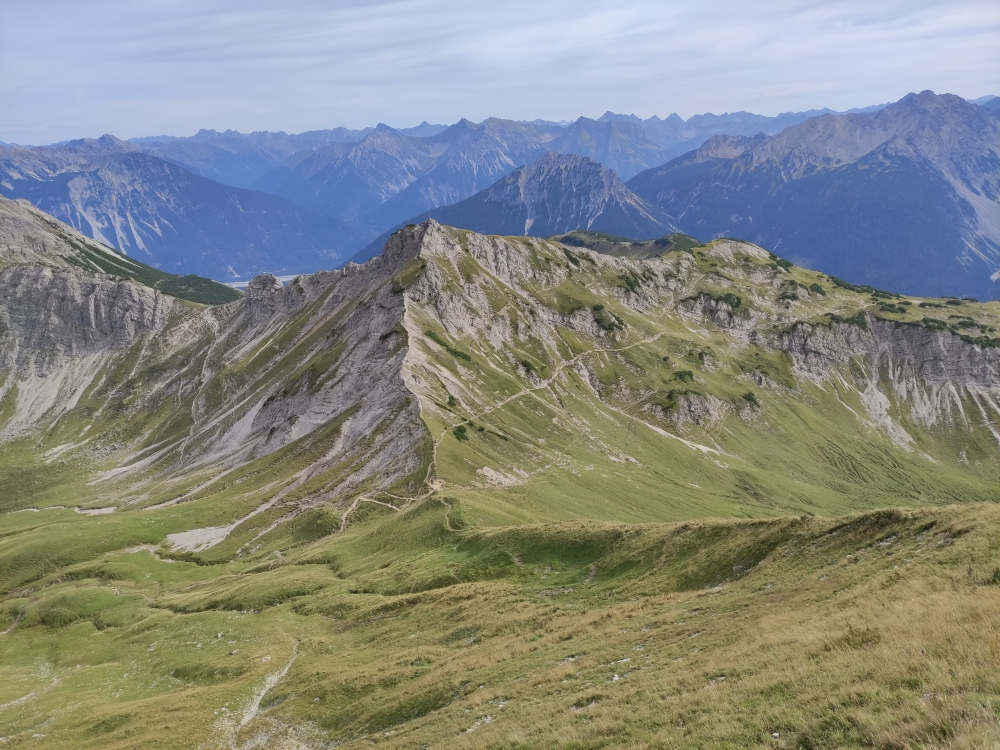 Wanderung Schrecksee vom Vilsalpsee: Wanderung Schrecksee vom Vilsalpsee: Blick auf Westliches Lachenjoch (Rote Spitze)