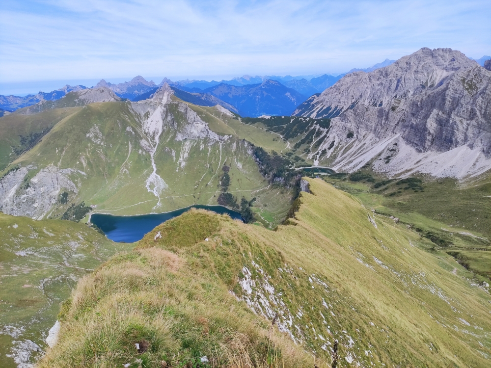 Wanderung Schrecksee vom Vilsalpsee: Wanderung Schrecksee vom Vilsalpsee: Blick auf den Traualpsee (Rote Spitze)