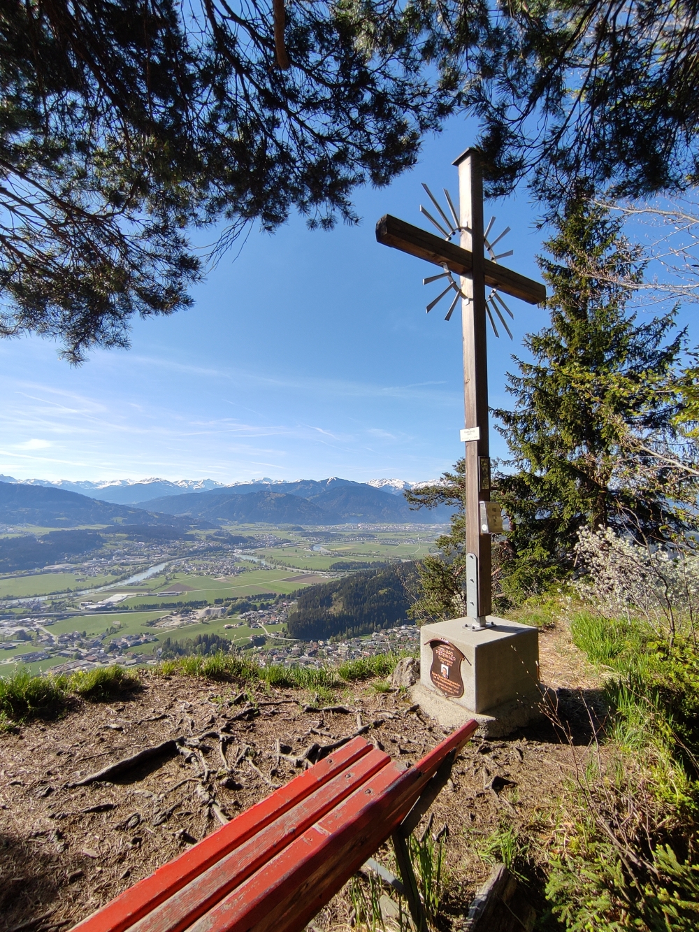 Rudersburg: Gipfelkreuz mit Inntal-Blick