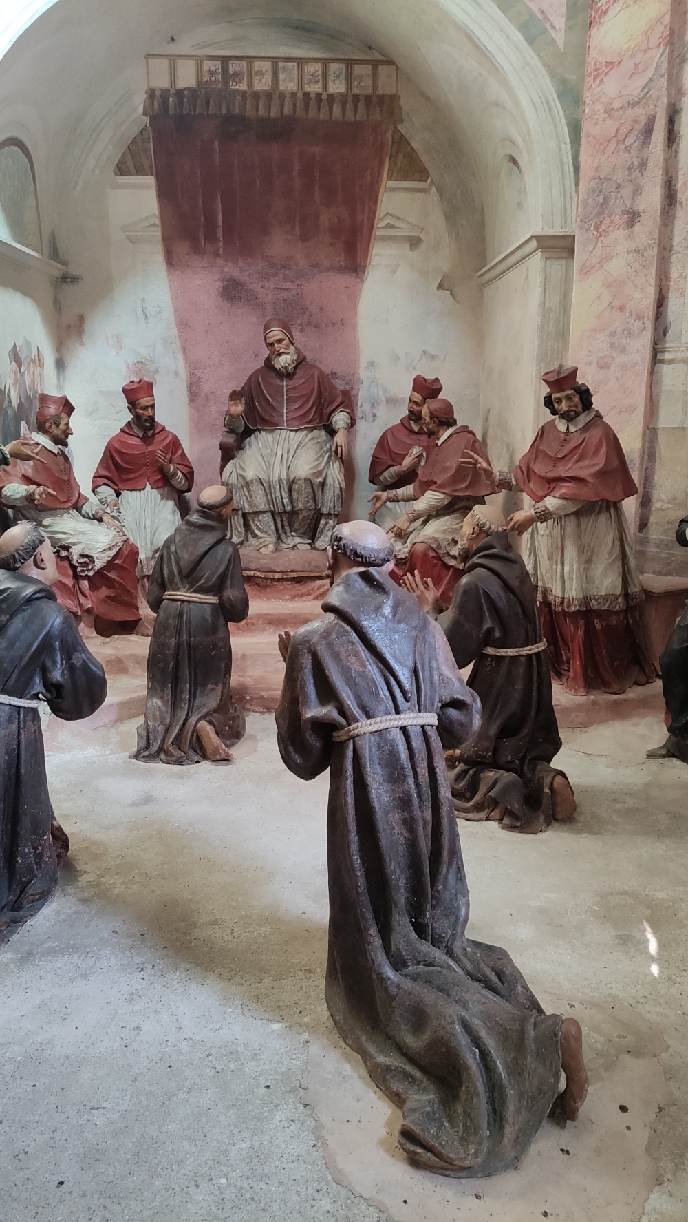 Eine der vielen Kapellen die das Leben von Franz von Assisi darstellen 