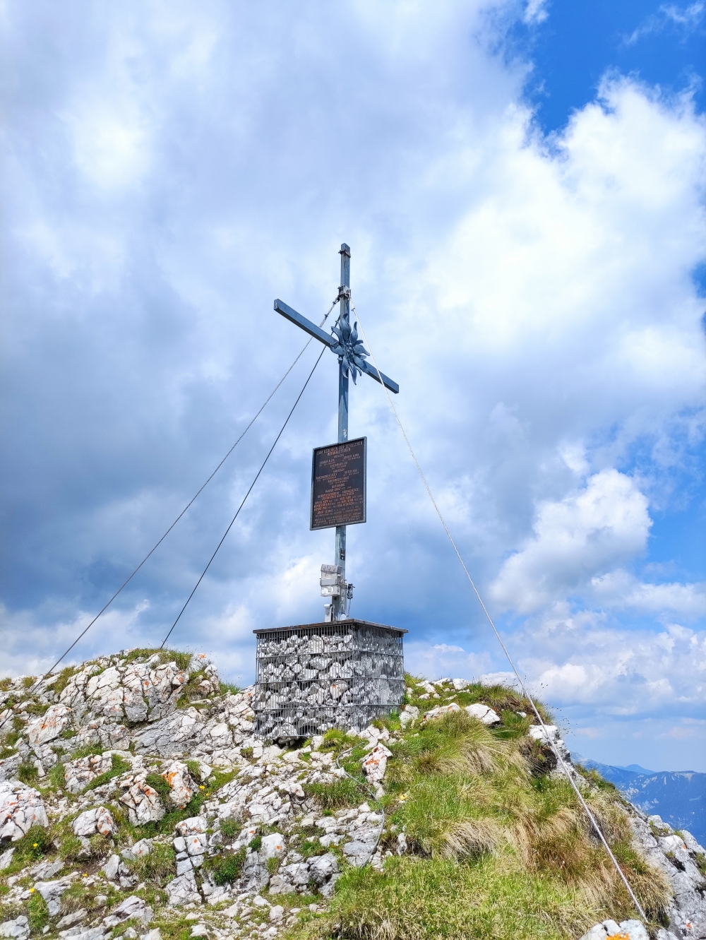 Sagzahn: Gipfelkreuz