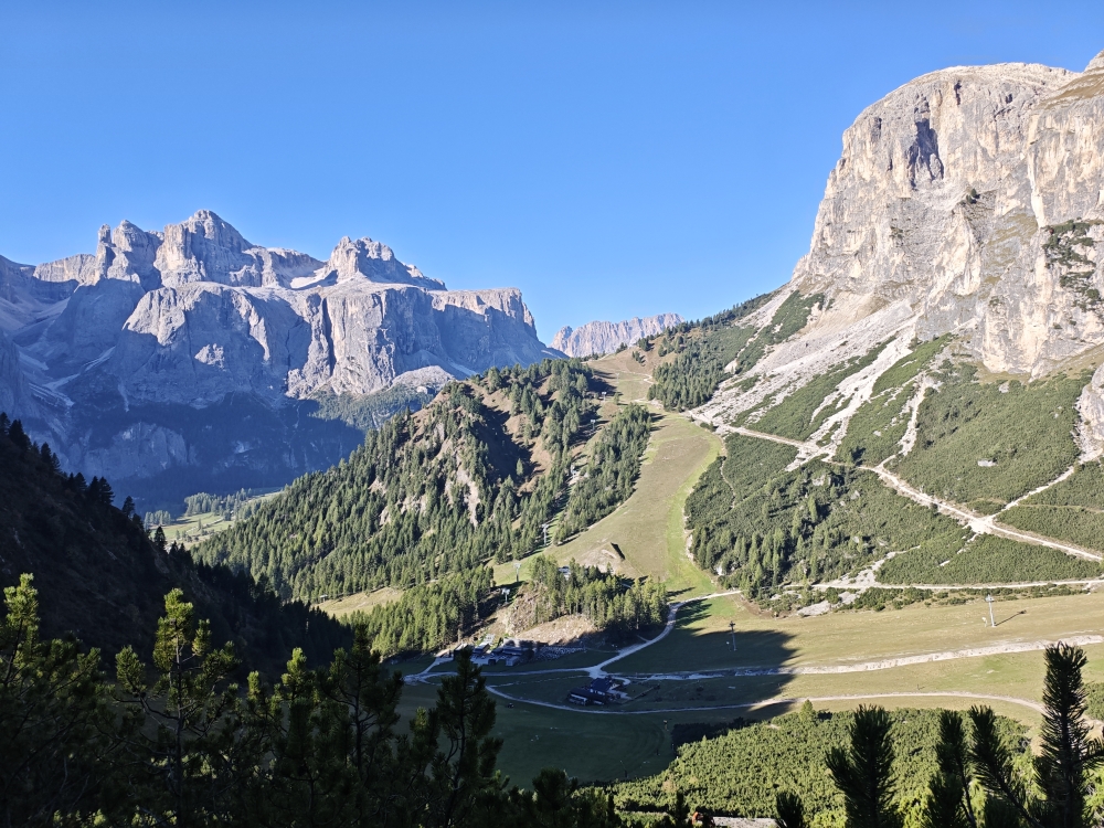 Wanderung Sass da Ciampac: Ausblick ins Edelweißtal