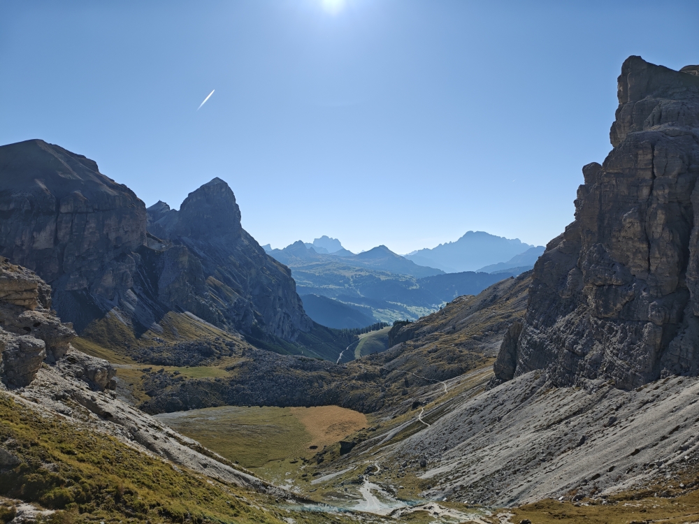 Wanderung Sass da Ciampac: Der Zustieg zum Sattel, links der Sassongher