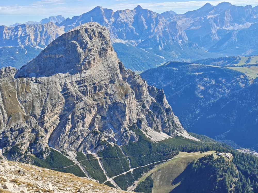 Wanderung Sass da Ciampac: Wanderung Sass da Ciampac: Blick auf den Sassongher (Sass da Ciampac)