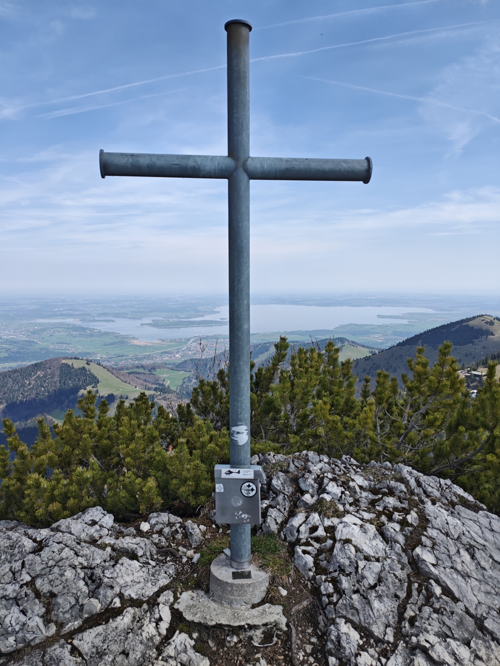 Scheibenwand: Gipfelkreuz