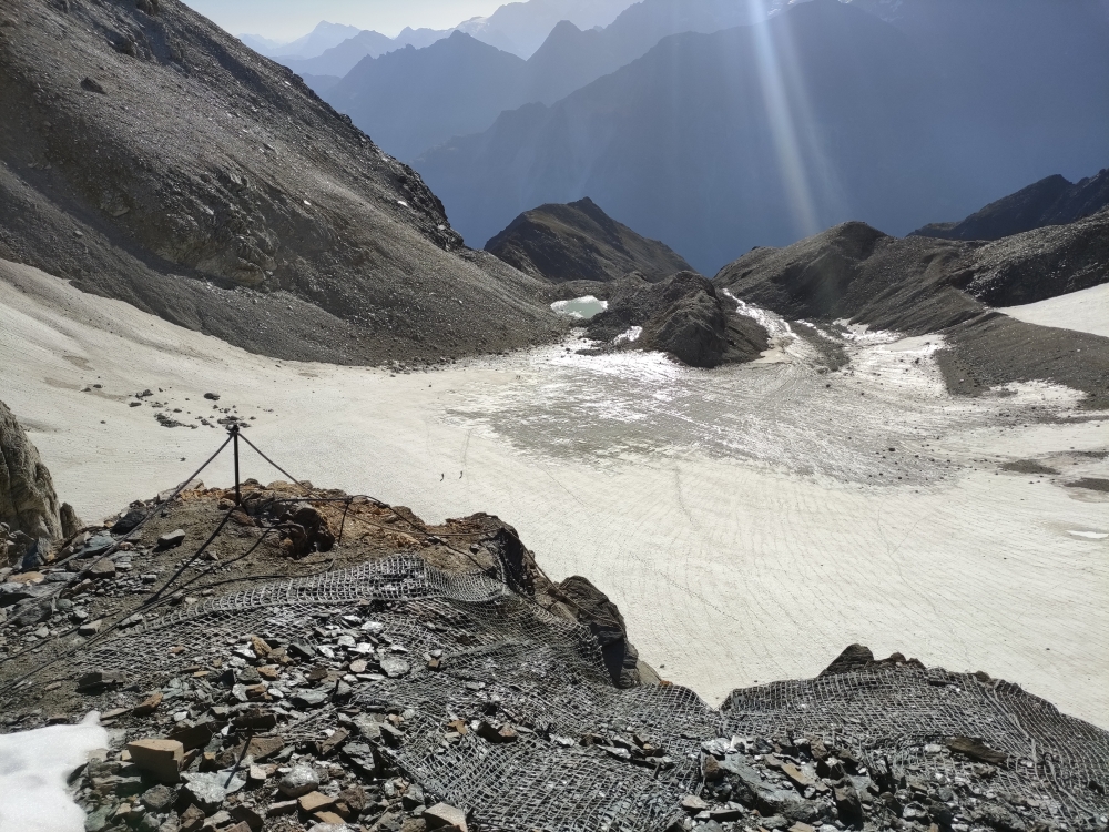 Wanderung Barrhorn: Wanderung Barrhorn: Schöllijoch mit Blick auf den Schölligletscher im Osten