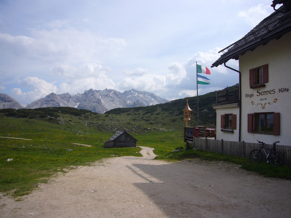 Senneshütte -> Seitenbachscharte: Rifugio Sennes