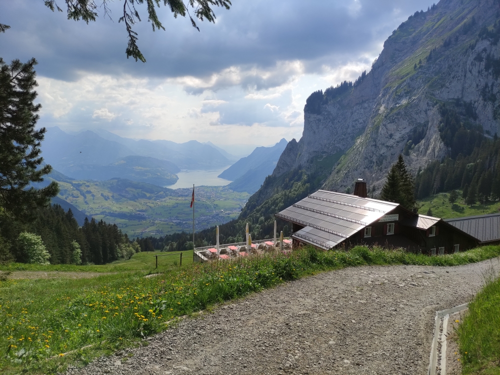 Wanderung Grosser Mythen: Wanderung Grosser Mythen: Skihaus Holzegg