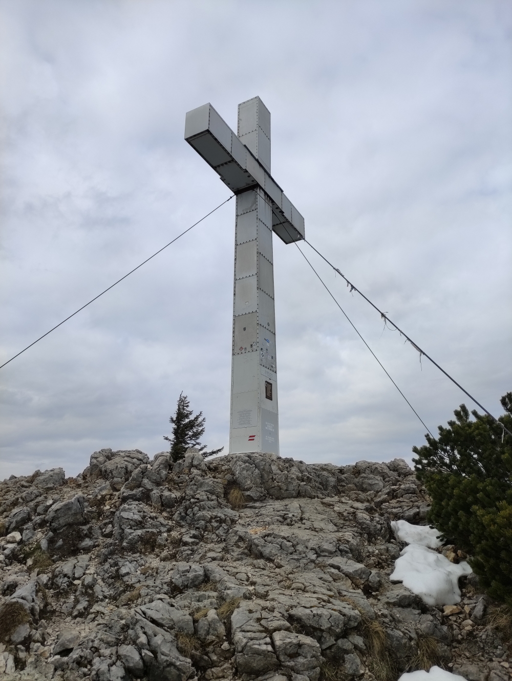 Traunstein: Das mächtige Gipfelkreuz
