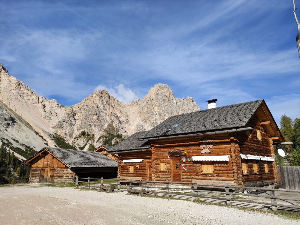 Ücia Pices Fanes: Malga Pices Fanes