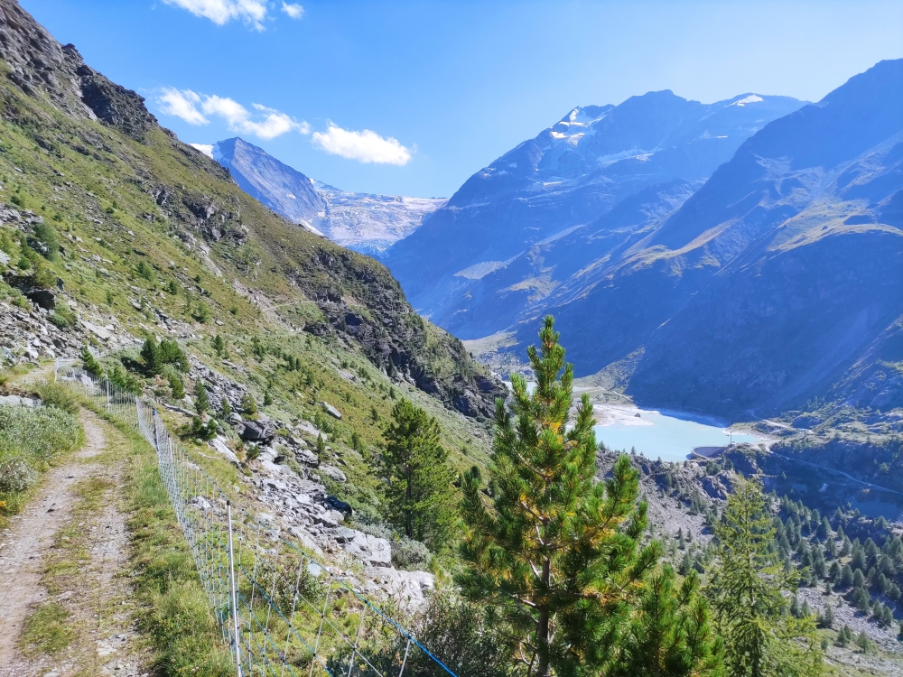 Wanderung Barrhorn: Karrenweg auf dem Wasserkanal