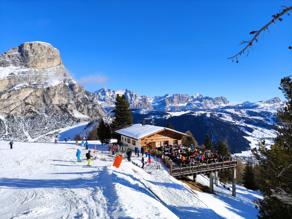 Ütia Forcelles: Forcelles Hütte