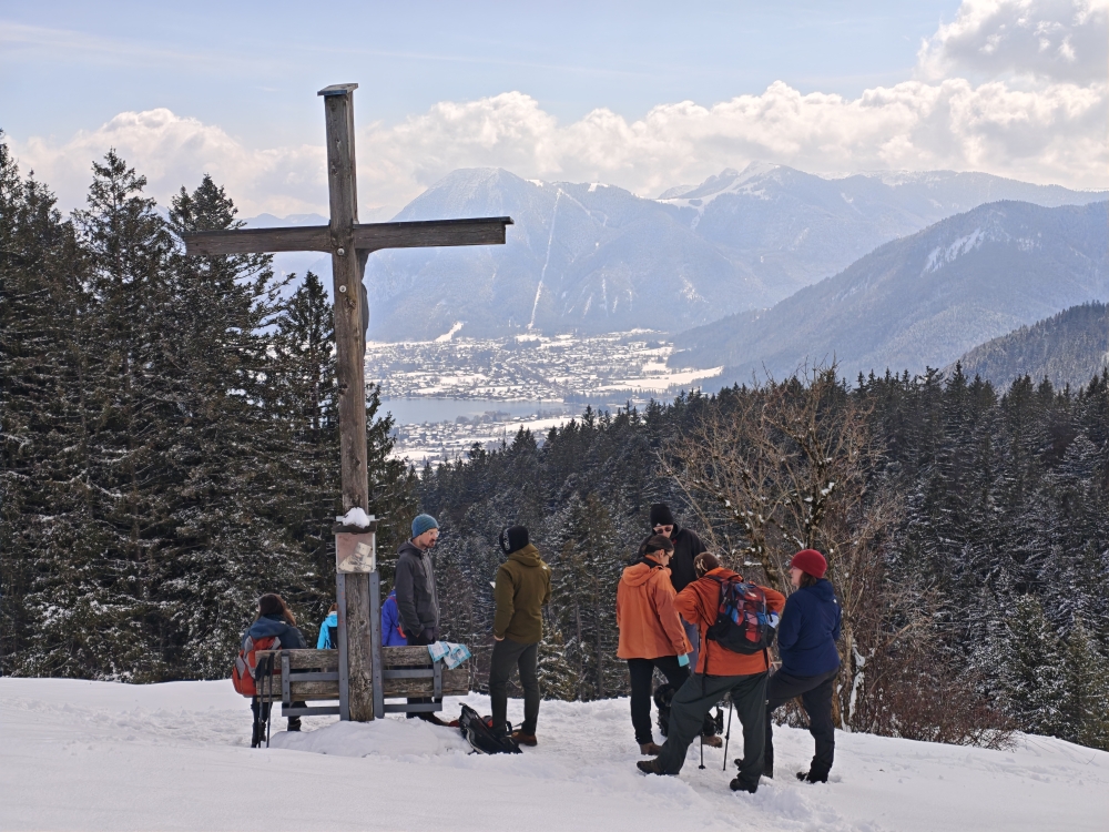 Wanderung Nesselscheibe: Wanderung Nesselscheibe: Gipfelkreuz mit Ausblick (Wasenkogel)