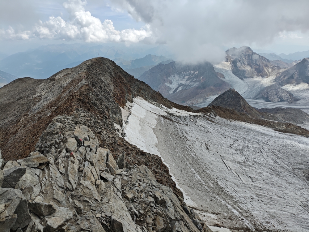 Wanderung Wilder Freiger: Wanderung Wilder Freiger: Blick zum Signalgipfel und Becherhaus  (Wilder Freiger)