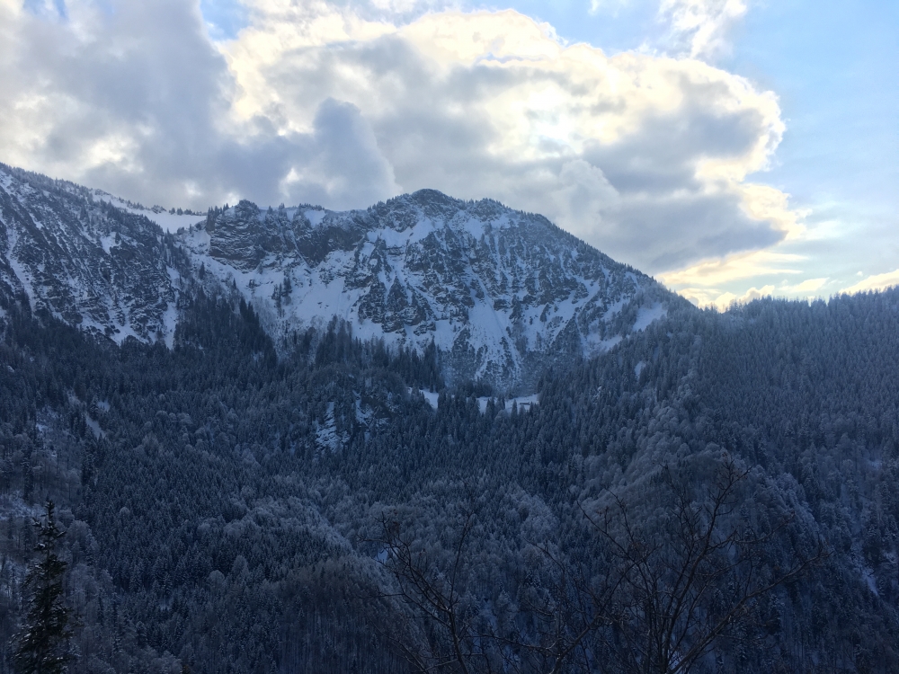 Zwölferspitz: Zwölferspitz über der Staudacher Alm von der Kobelwand (im Norden) aus gesehen